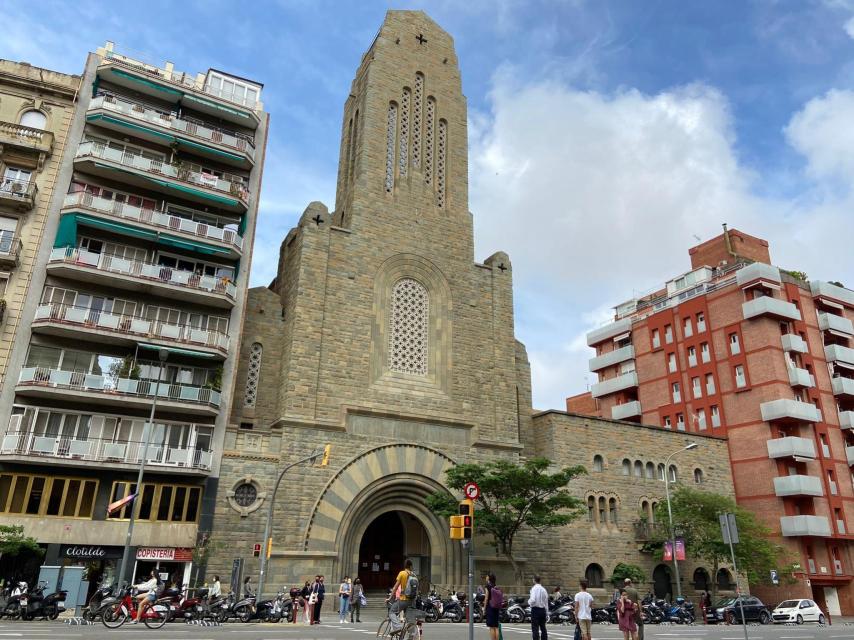 La imponente iglesia de las Teresitas, una de las que puede caer