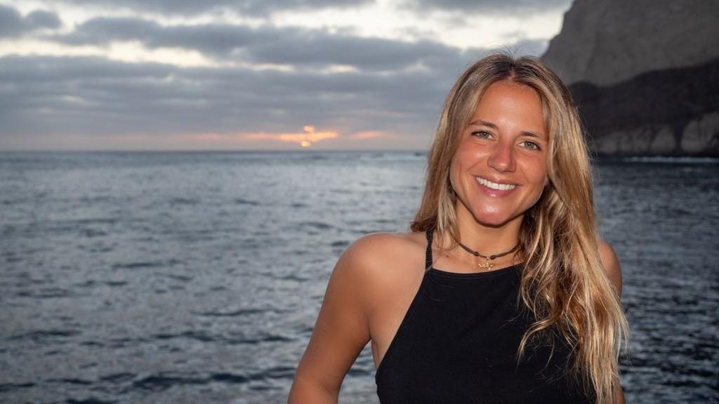 Gádor Muntaner se graduó en Ciencias del Mar en la Universidad de Canarias y es experta en Tiburones.