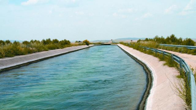 Canal del trasvase Tajo-Segura.