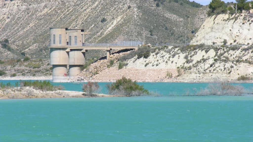 Embalse de la Pedrera, en el término municipal de Orihuela.
