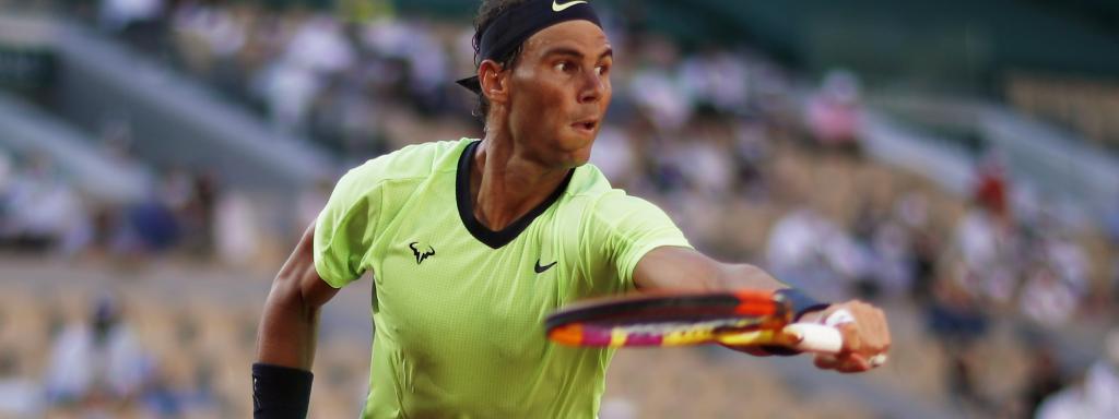 Rafa Nadal, durante el duelo ante Jannik Sinner de Roland Garros 2021