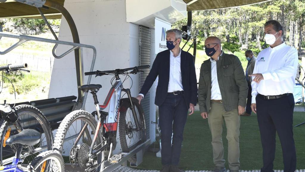 El vicepresidente de la Xunta, Alfonso Rueda, y el presidente de la Diputación de Ourense, Manuel Baltar.