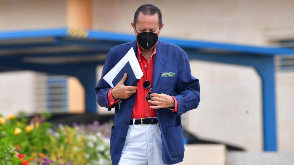 Muñoz saliendo del centro de Inserción Social.