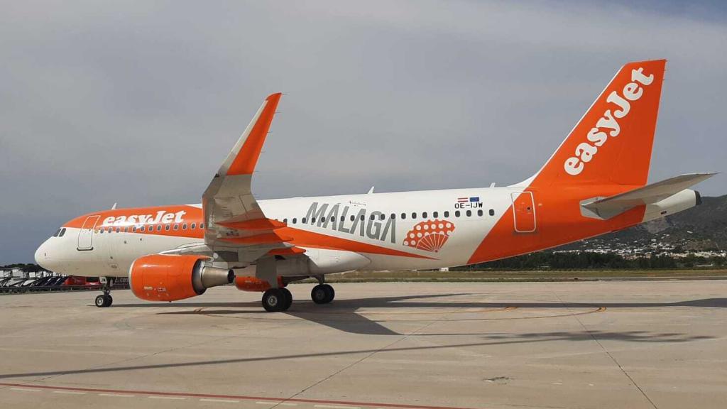 El avión de apertura de la nueva base de Easyjet en Málaga.