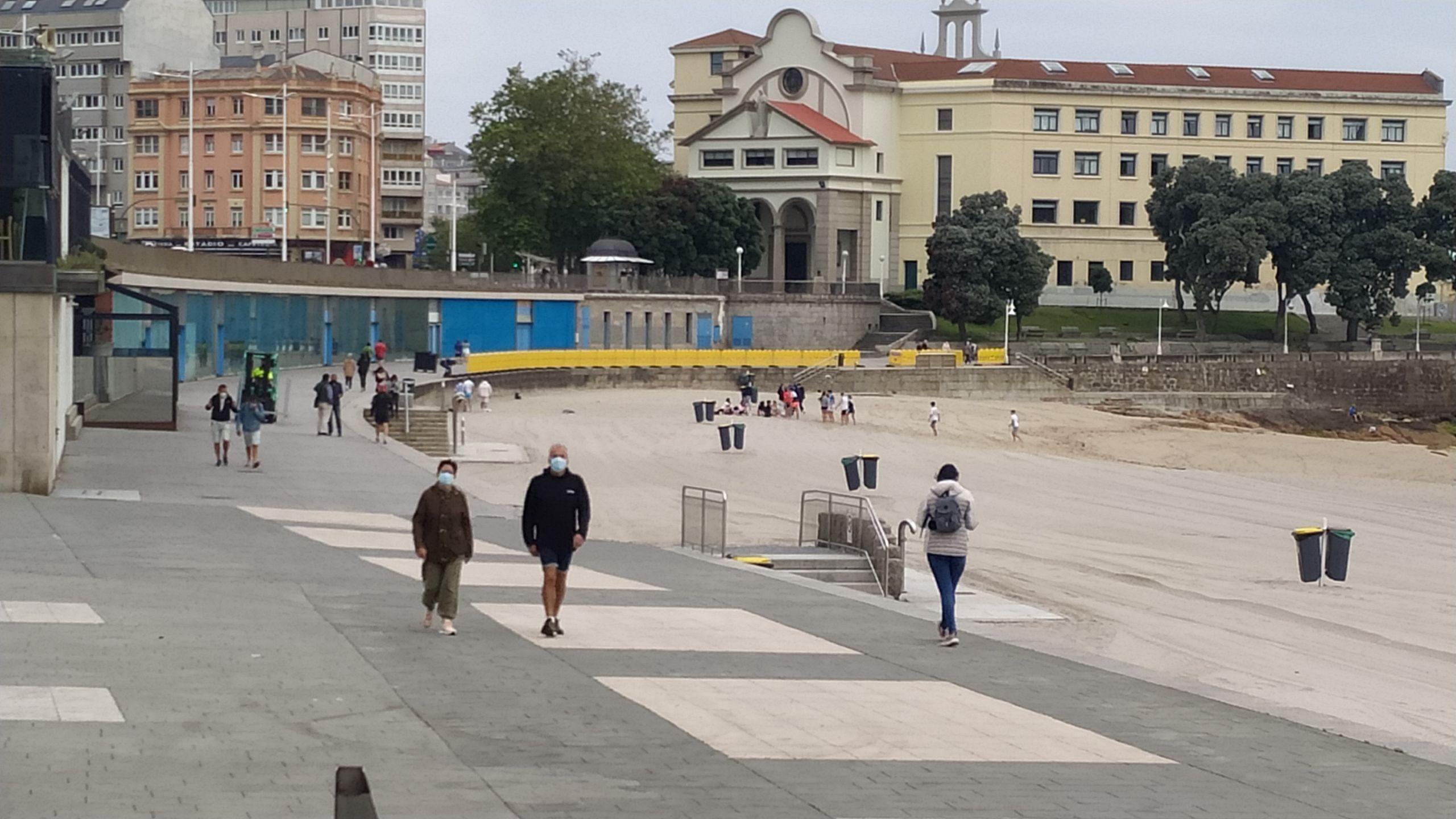 Colocación de vallas esta mañana en Riazor