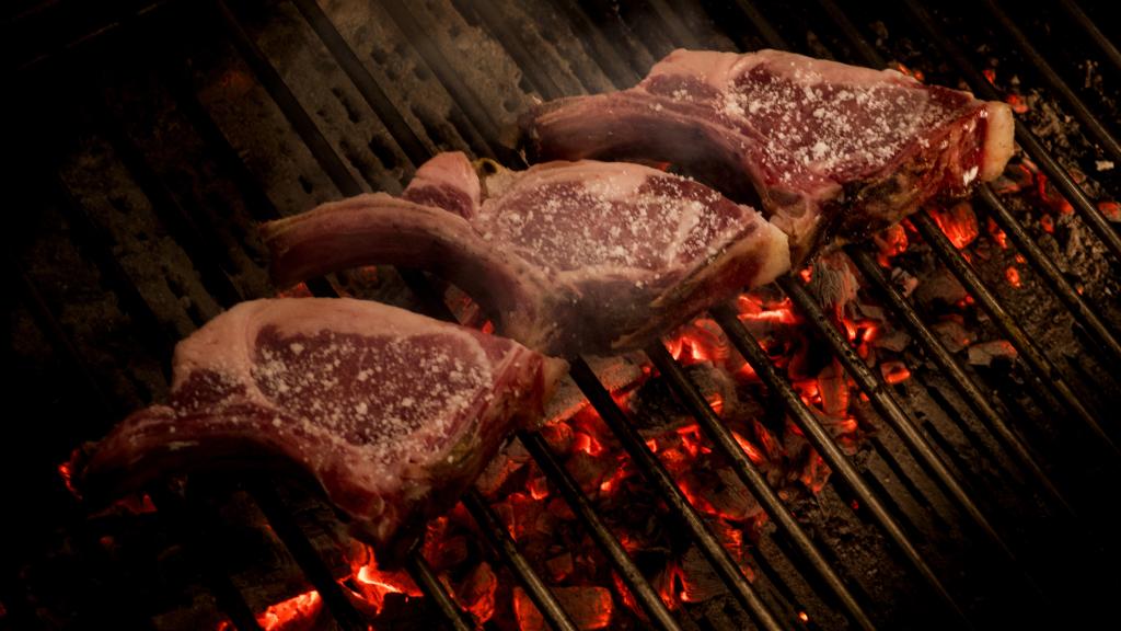 Chuleta supernatural de Joselito en la parrilla de Asador Etxebarri