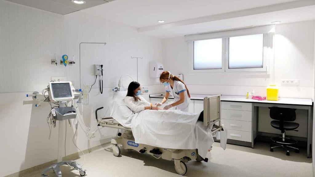 Un box de Urgencias de HM Nou Delfos.