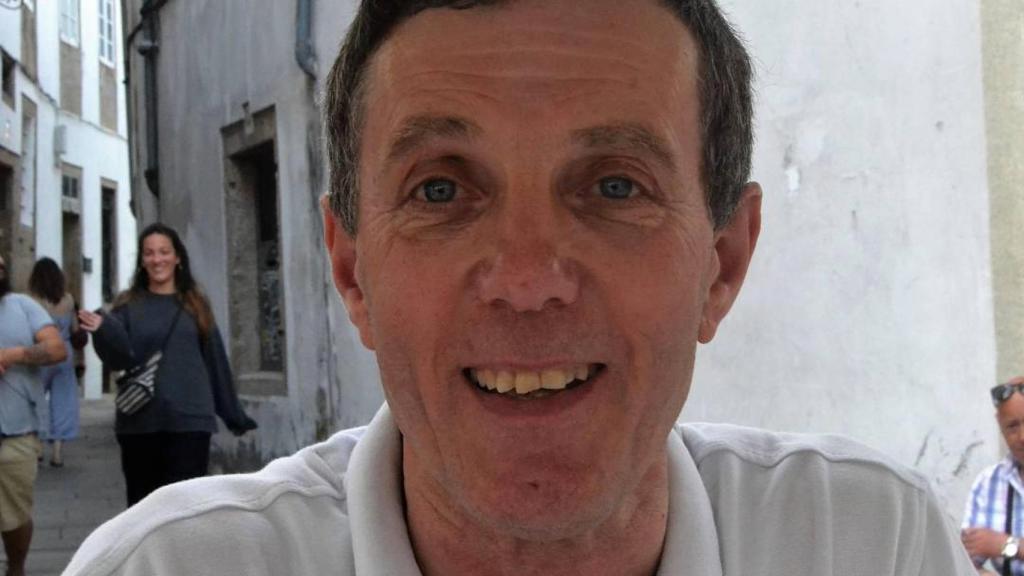 Recogen firmas para pedir la vuelta a Porta Faxeira del heladero compostelano Manolo Prieto