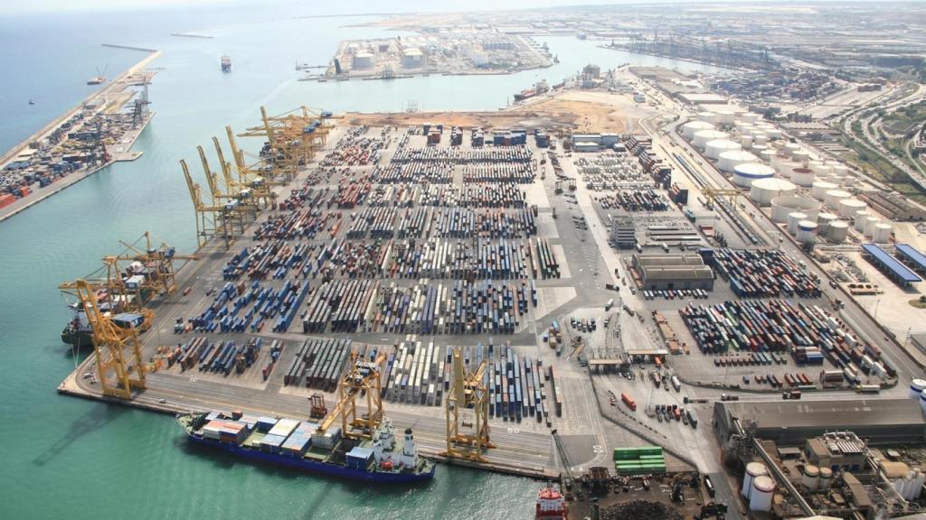 Terminal portuario de Barcelona.