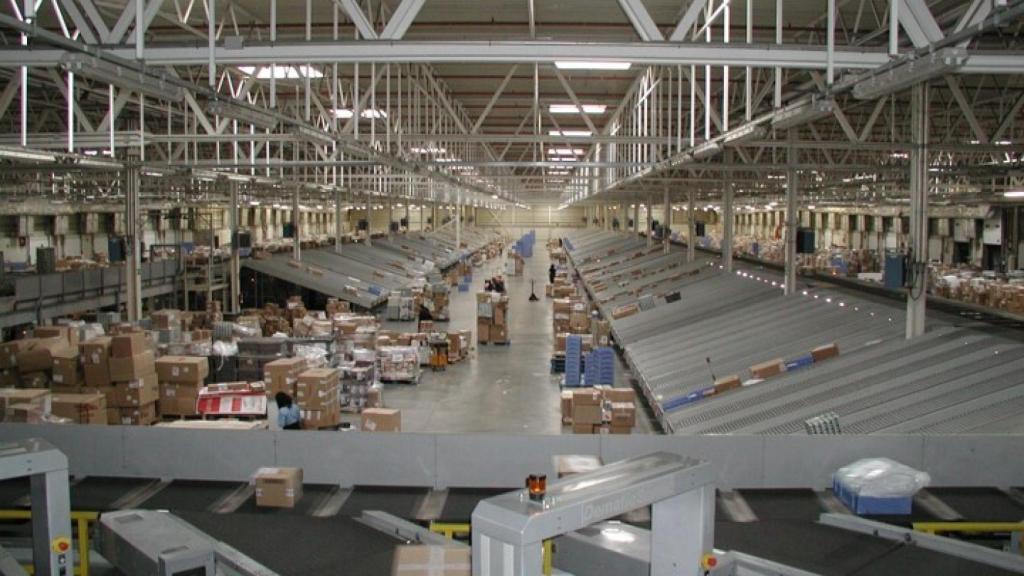 Centro logístico de El Corte Inglés que utiliza tecnología 5G.
