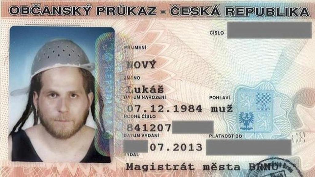 El DNI de Lukas Novy