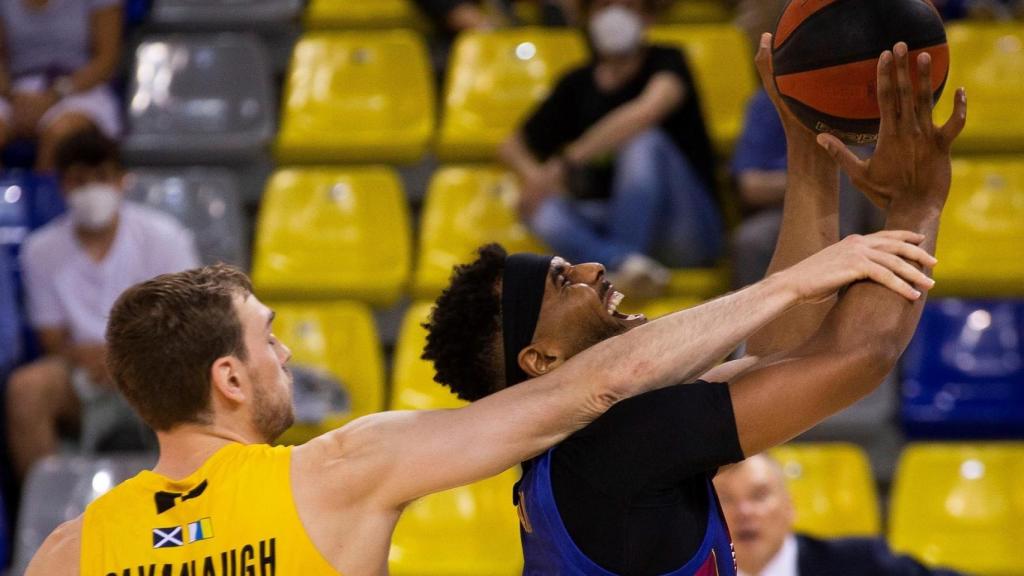 Brandon Davies (Barça) ante Lenovo Tenerife