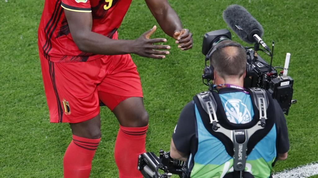 La celebración de Lukaku en honor a Eriksen