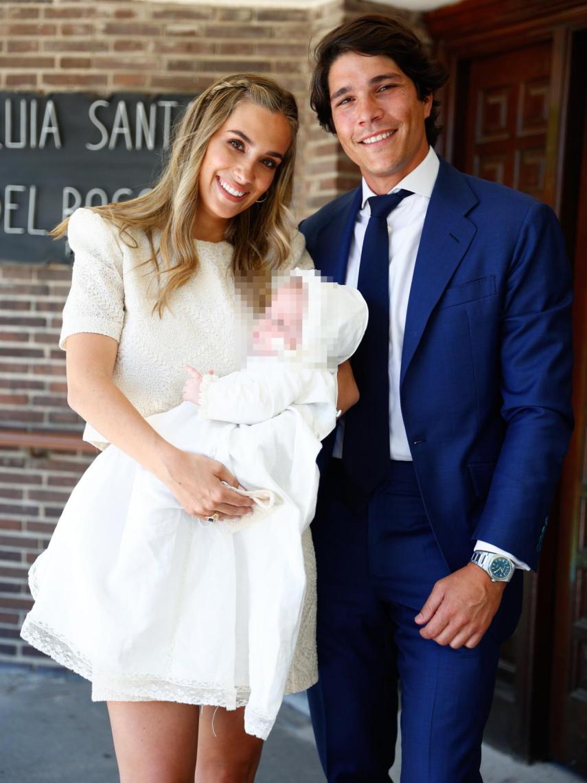 María Pombo ha lucido un delicado conjunto de Inés Martín Alcalde.