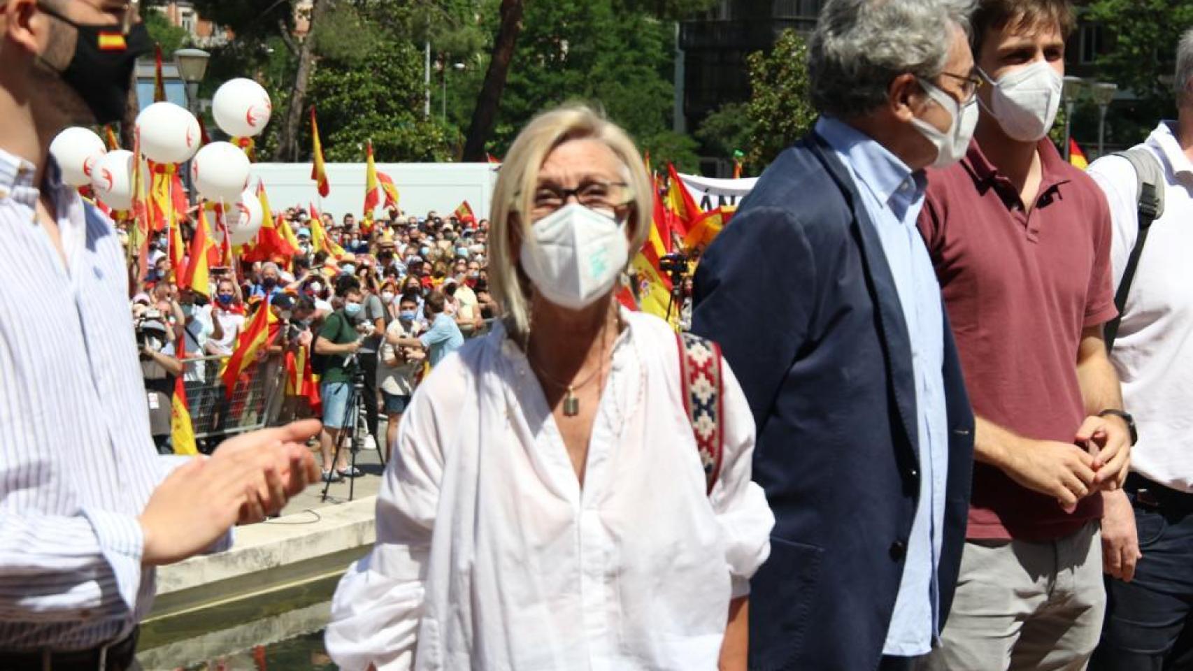 Los rostros más conocidos en la plaza de Colón contra los indultos