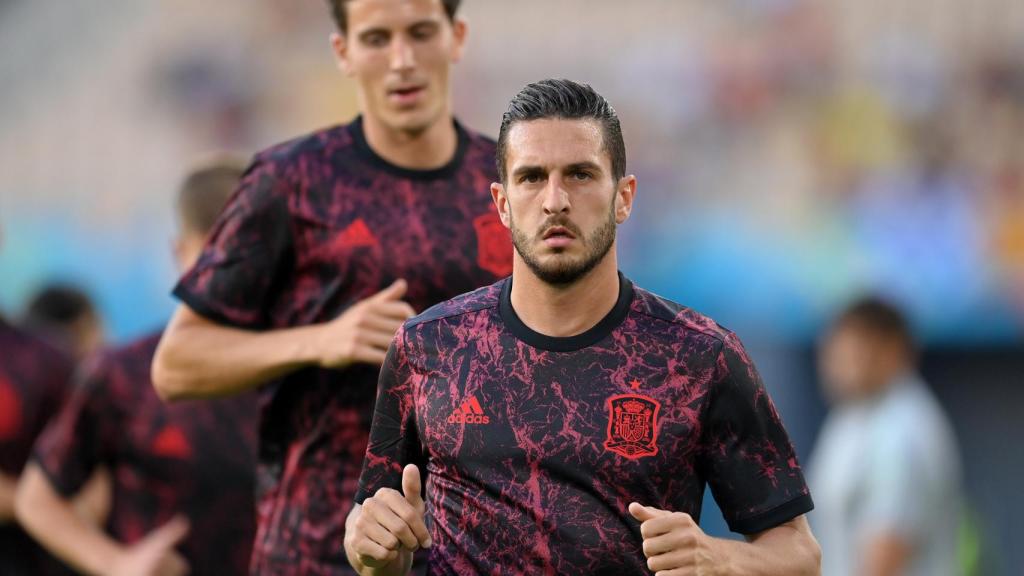 Koke y Pau Torres calientan antes del estreno de la Selección en la Eurocopa