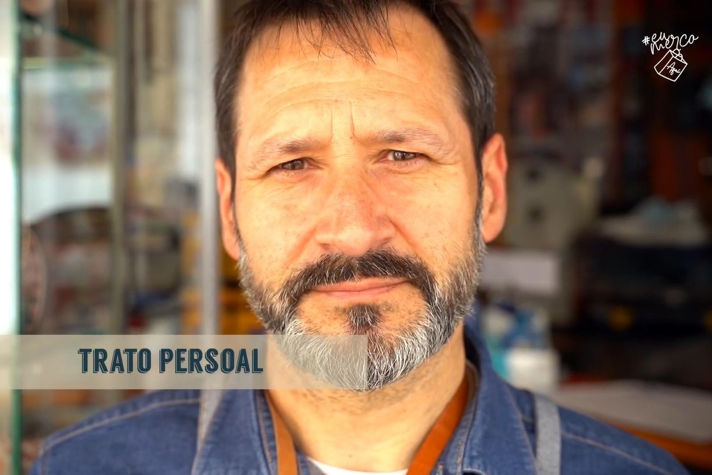 Un fotograma del anuncio Eu merco aquí (Comercio Compostela).