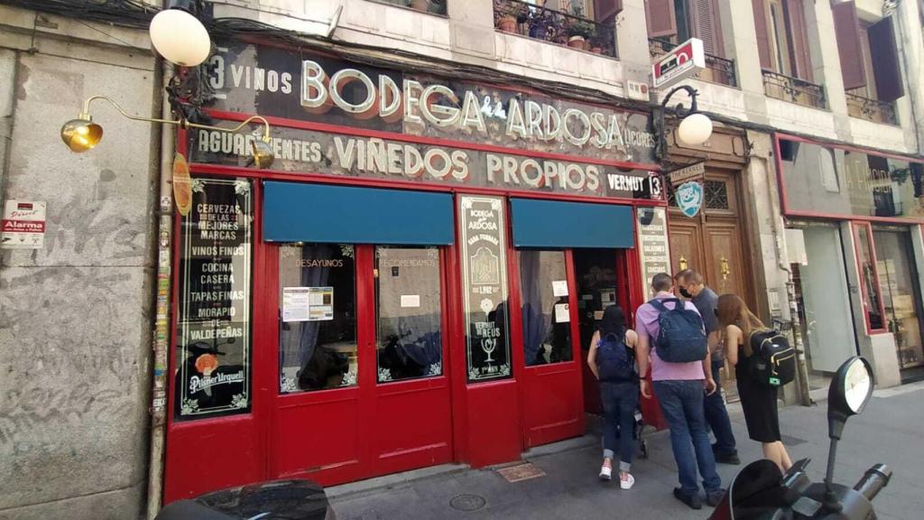 Bodega La Ardosa, situada en el número 13 de la calle de Colón.