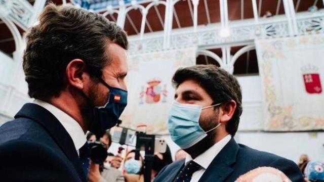 Casado felicita al presidente de la Región de Murcia, Fernando López Miras, tras el fracaso de la moción de censura. EP