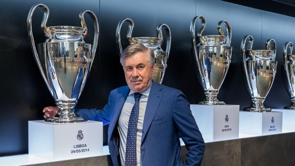 Carlo Ancelotti, junto a 'La Décima'