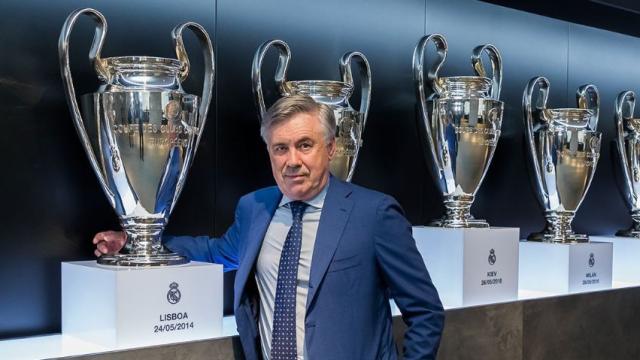 Carlo Ancelotti, junto a 'La Décima'