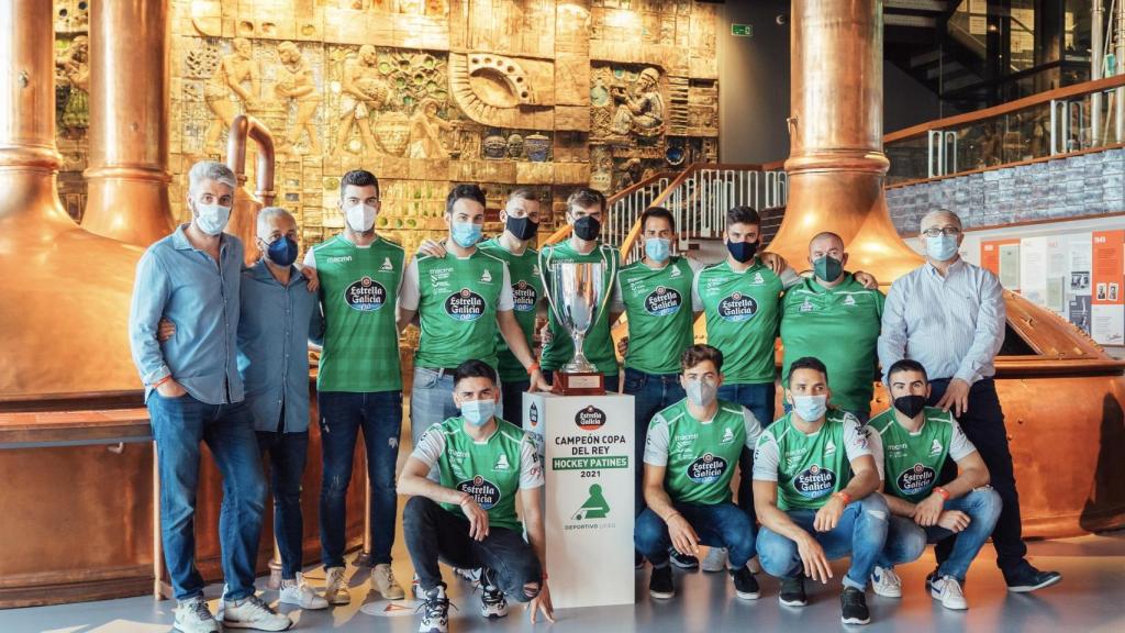 El Hockey Liceo visita el Museo Mega, en A Coruña.