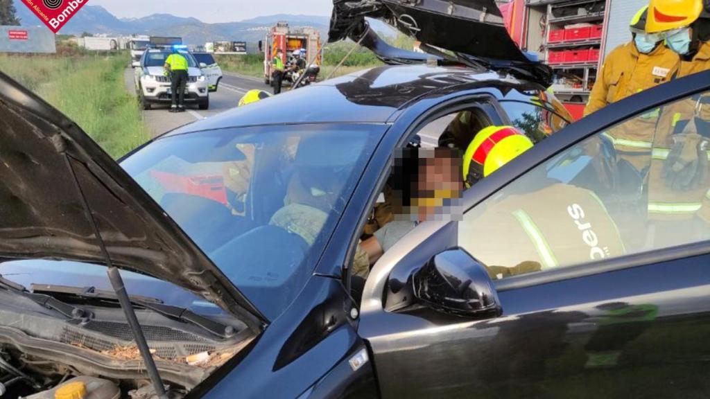 El atropello a un jabalí causa un choque de tres coches con tres heridos en Ondara