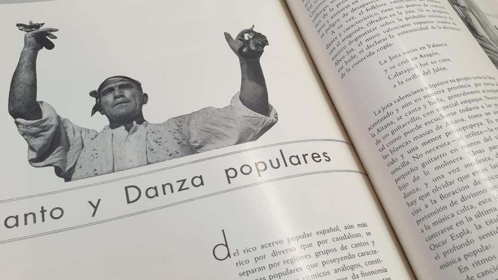 Francisco Sánchez, cuyo legado custodia el Archivo Municipal de Alicante, participó también con muchos trabajos, entre ellos el reportaje a los bailes populares.