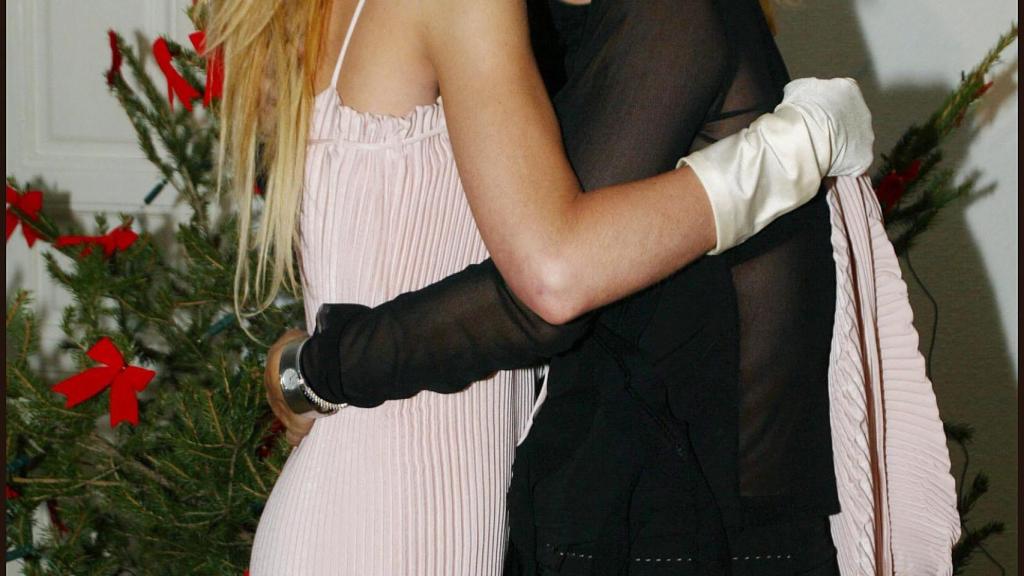 Pilar Soto, junto a la actriz Jenny Llada.