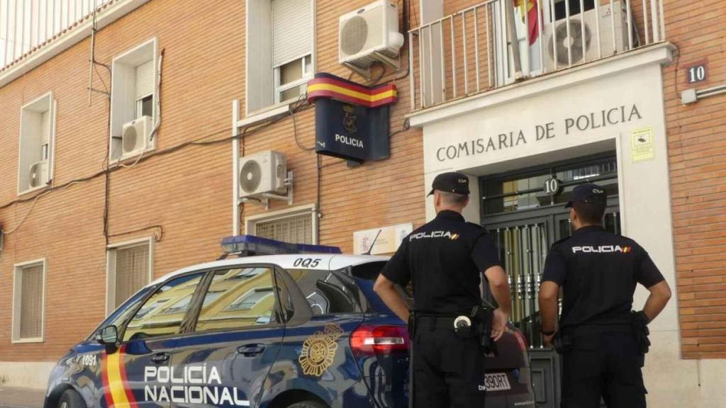 Dos agentes de la Policía Nacional en una imagen de archivo.