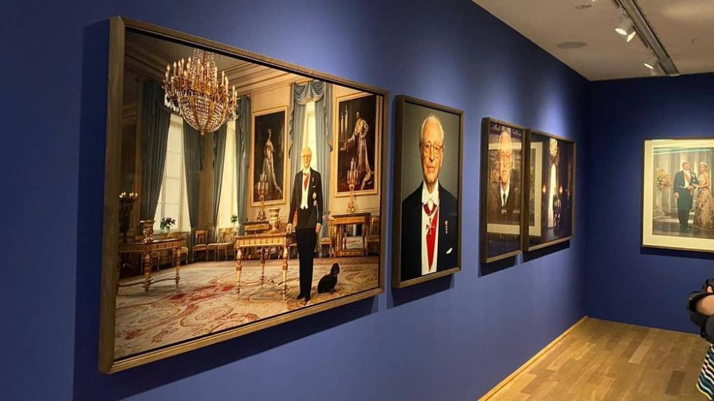 Detalle de la exposición en la que se incluye la fotografía.