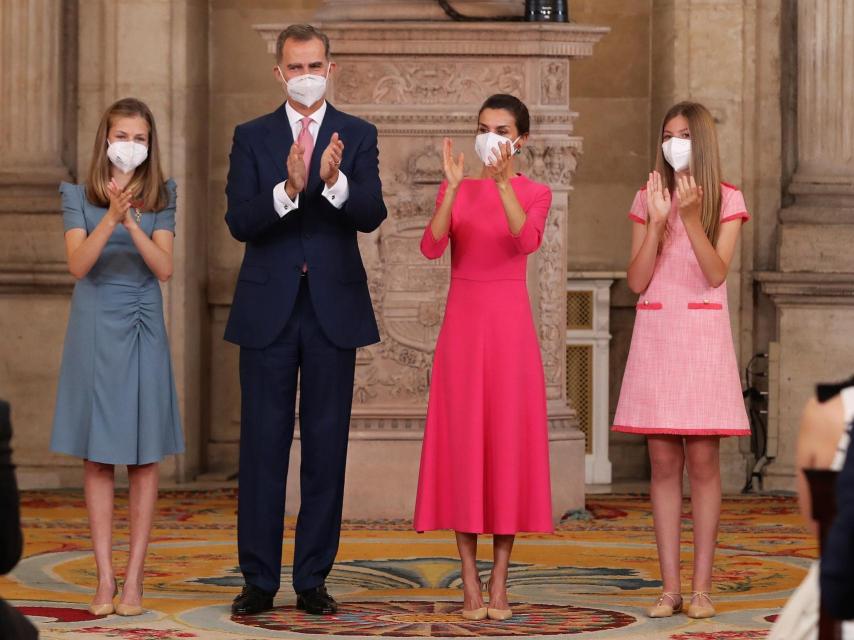 La Familia Real al completo en el Palacio Real.