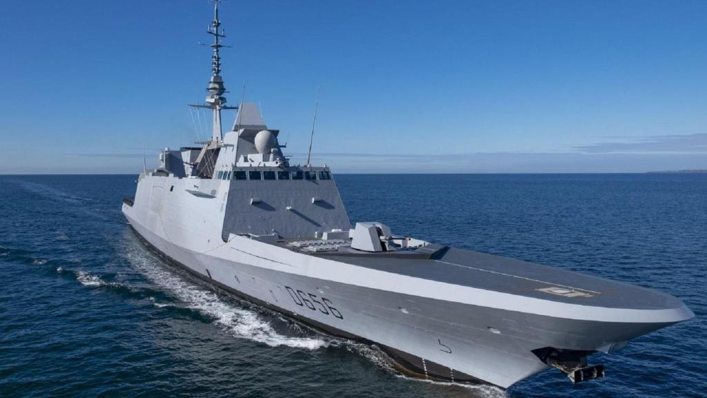 ‘Alsace’, el buque militar francés atracado en el muelle de Trasatlánticos.