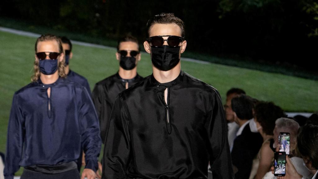 El desfile abogó por el estilo ibicenco y las prendas 'oversize'.