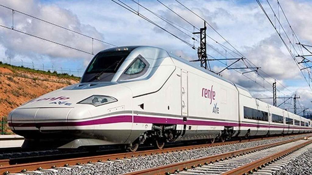 Renfe aumenta el número de plazas disponibles durante estos días en la conexión con Madrid del AVE.
