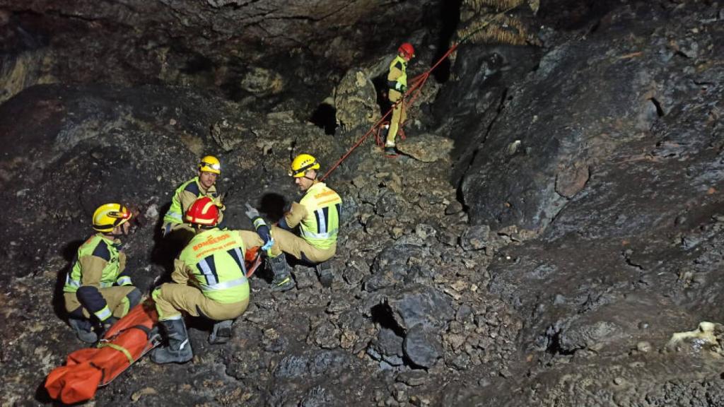 Los bomberos de Motilla consiguieron rescatar a la mujer accidentada (Foto: @cuenca112)