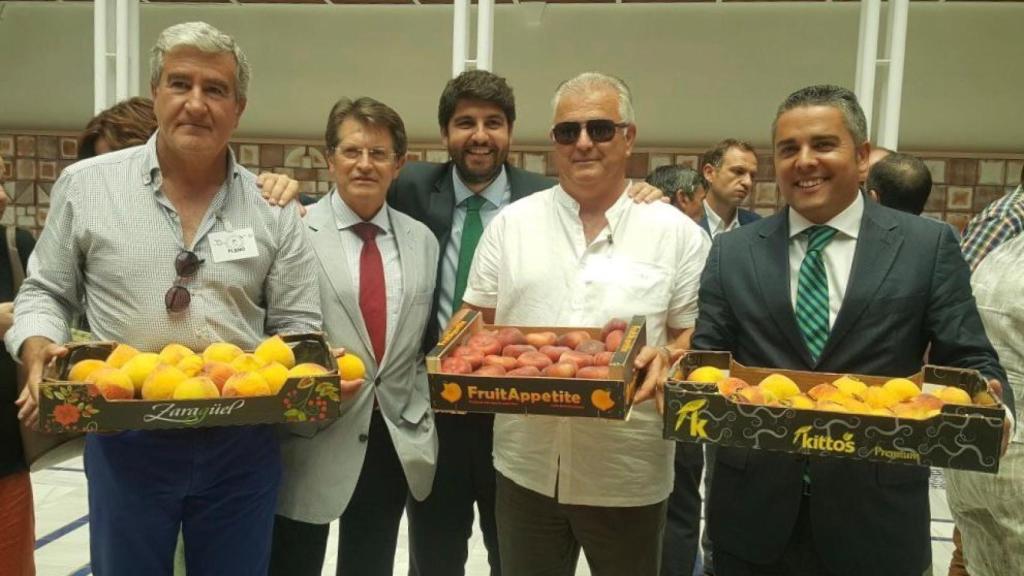 El presidente murciano, Fernando López Miras (c), y el diputado popular Jesús Cano (1d).