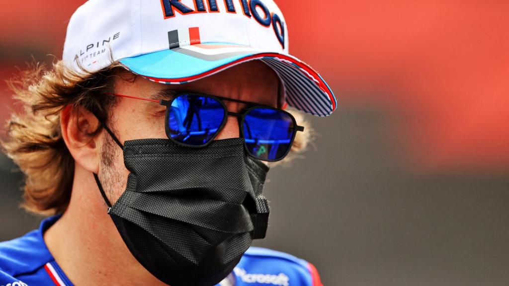 Fernando Alonso, en el paddock
