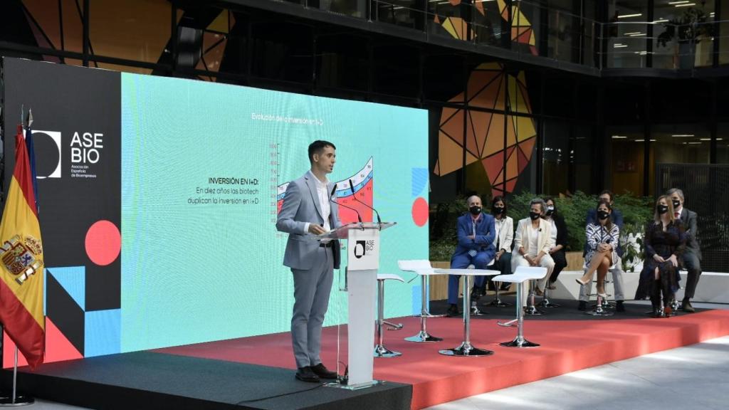 Ion Arocena, director general de Asebio, durante la presentación del informe.