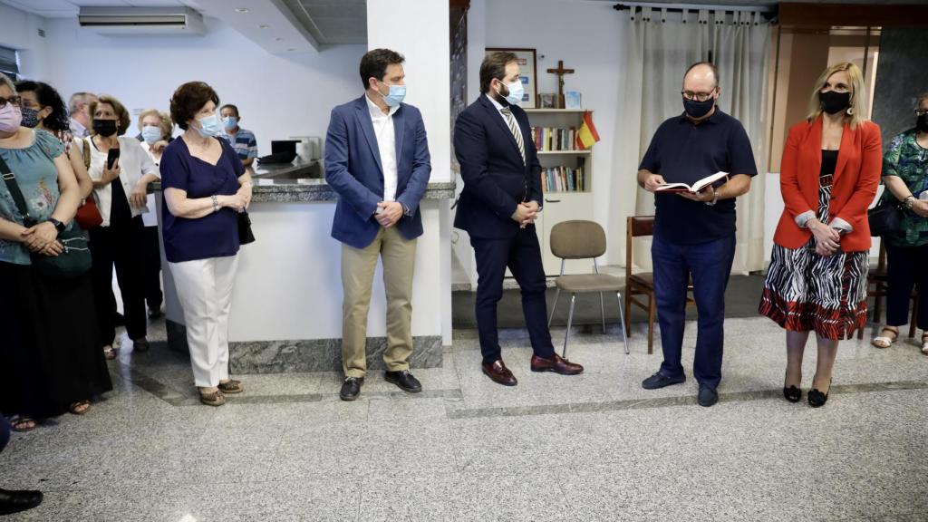 Un momento de la inauguración y bendición de la nueva sede del PP en Valdepeñas