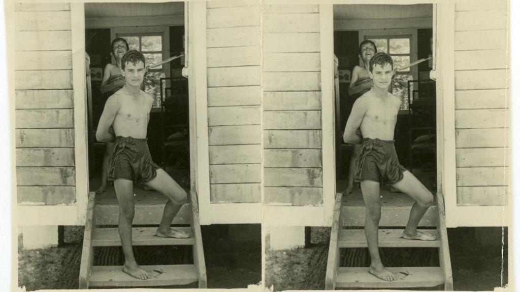 Jesús Mariñas en una fotografía, en blanco y negro, durante su adolescencia.