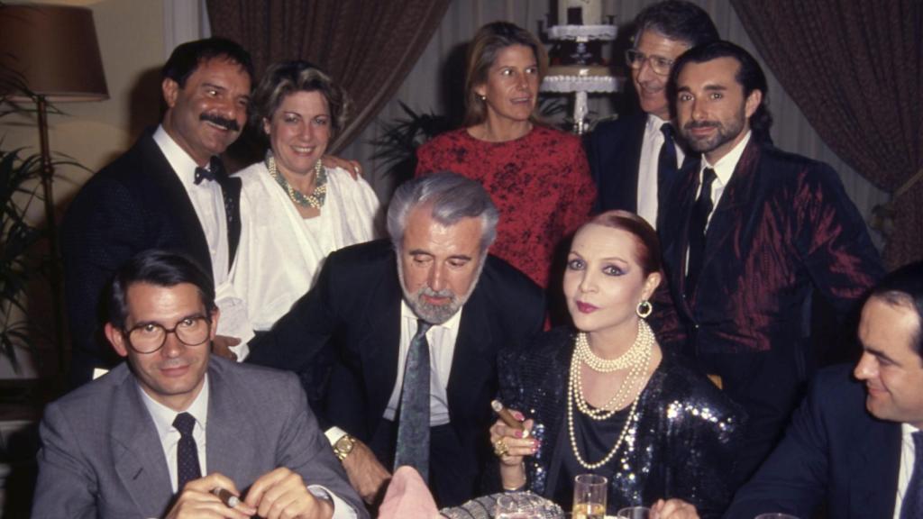 Mariñas compartiendo la fotografía con Sara Montiel y José Manuel Parada.