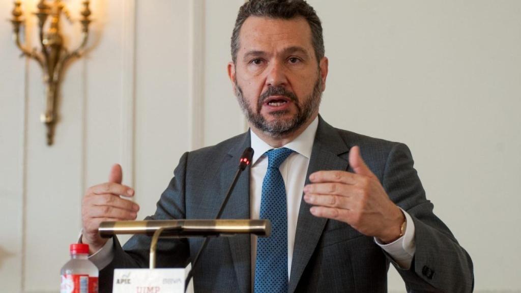 El presidente de la CNMV, Rodrigo Buenaventura, durante su intervención en el curso de verano de la Apie.