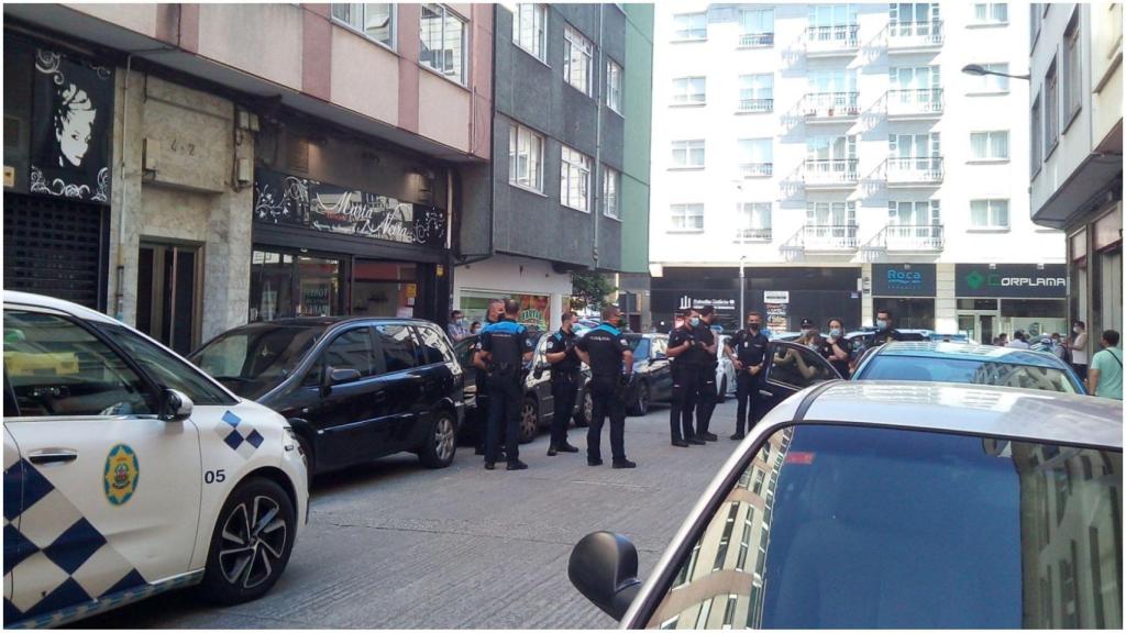 Policía en la calle Perbes.