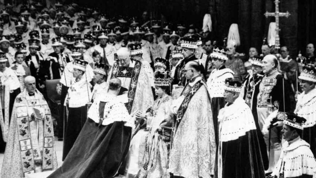 El duque de Edimburgo el día de la coronación de Isabel II.