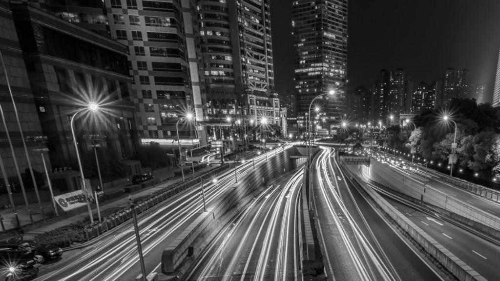 Imagen nocturna de una ciudad.