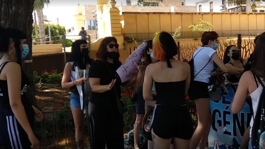 Concentración celebrada este sábado en Murcia contra la ley Trans.