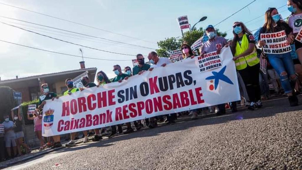 Los vecinos de Horche (Guadalajara) se han manifestado contra los okupas