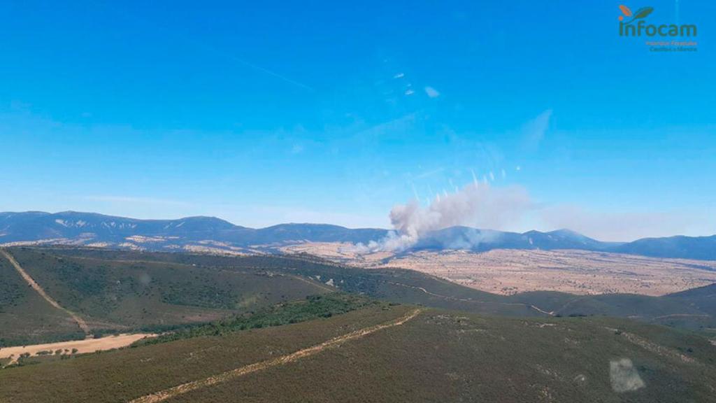 Una imagen del incendio publicada por el Plan INFOCAM en Twitter