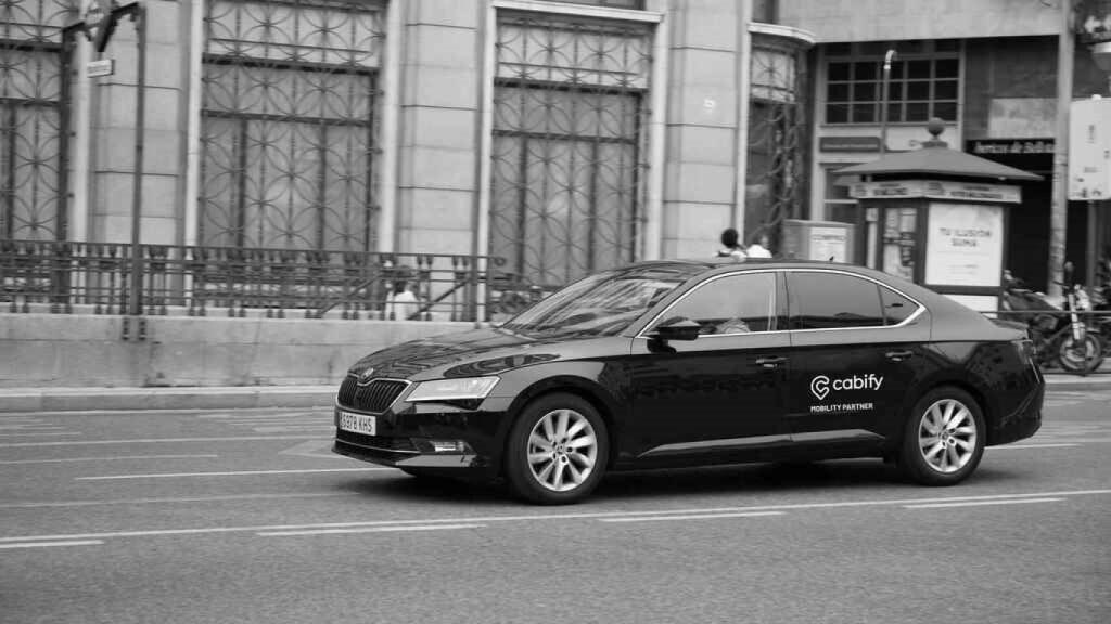 Puertas al campo en la precontratación de servicios de transporte